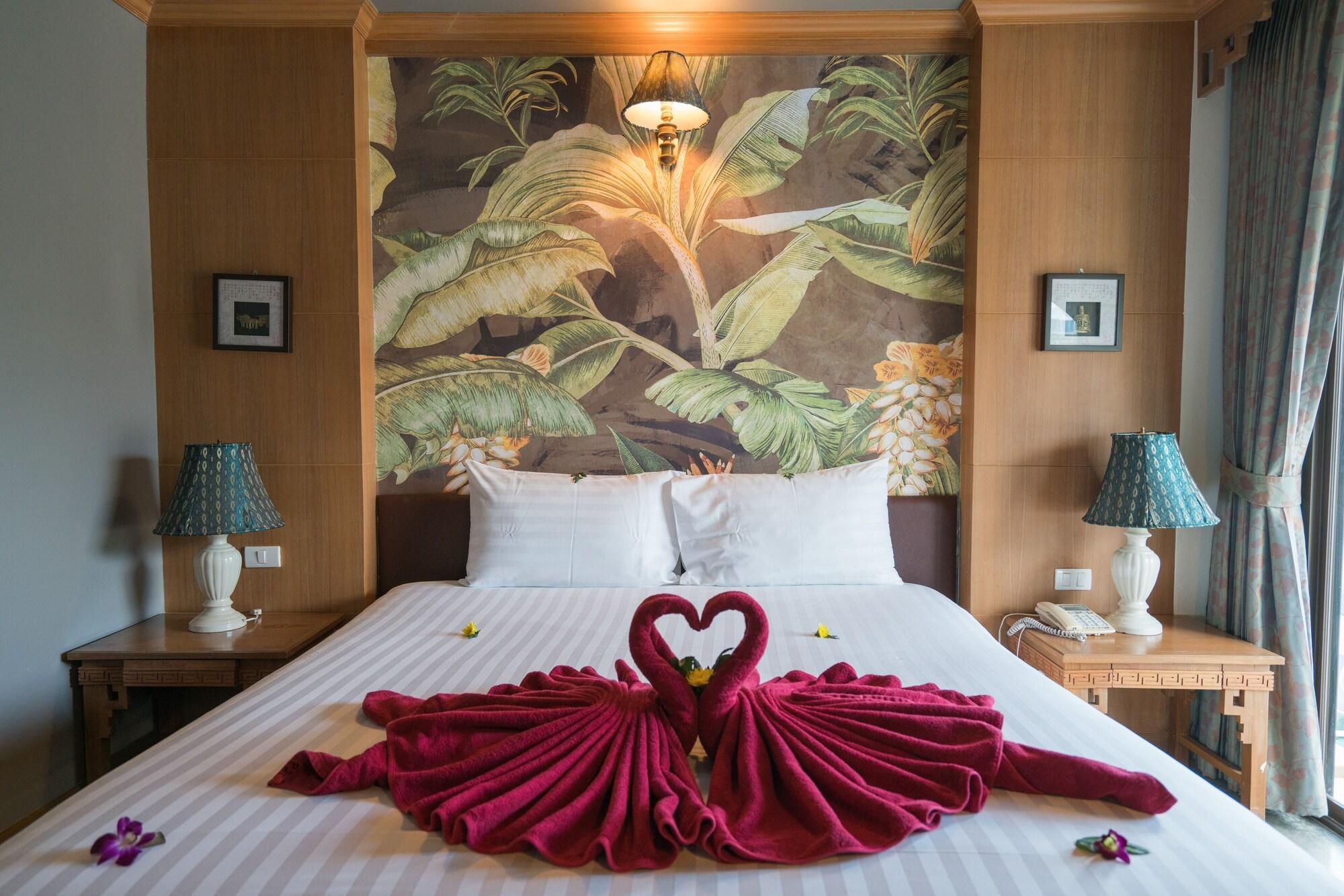 Minatale Phuket Hotel Patong Exterior photo